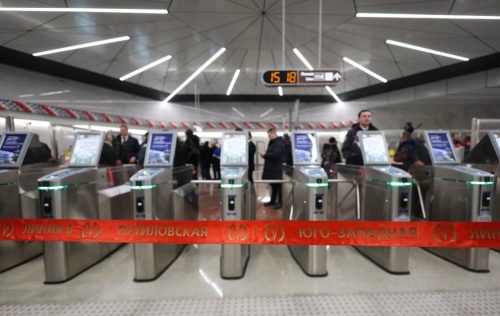 В Петербурге открыли станции метро "Путиловская" и "Юго-Западная"